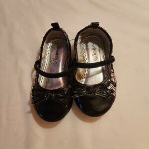 Sale 🎉🥳 2/$20 or $10 Toddler Girl Ballerina Flats Size 6C Black